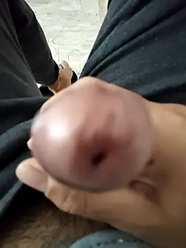 AXEL 84 online show from October 25, 2025, 2:46 pm