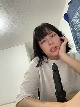 aliciia 23 online show from September 26, 2025, 6:17 am