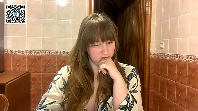 Snapshot of MaroonMoon_ chatting on October 24, 2025, 7:32 pm MaroonMoon online show from October 24, 2025, 7:32 pm