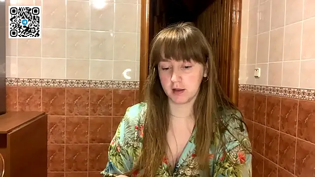 Snapshot of MaroonMoon_ chatting on October 26, 2025, 8:26 pm MaroonMoon online show from October 26, 2025, 8:26 pm