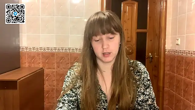 Snapshot of MaroonMoon_ chatting on November 11, 2025, 8:53 pm MaroonMoon online show from November 11, 2025, 8:53 pm