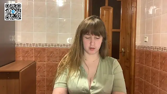 Snapshot of MaroonMoon_ chatting on November 14, 2025, 8:40 pm MaroonMoon online show from November 14, 2025, 8:40 pm