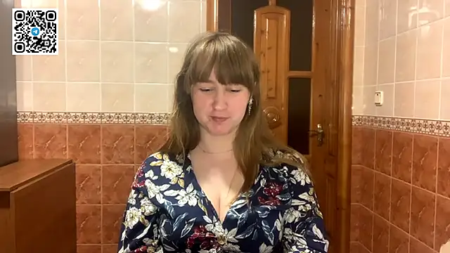 Snapshot of MaroonMoon_ chatting on November 22, 2025, 8:52 pm MaroonMoon online show from November 22, 2025, 8:52 pm