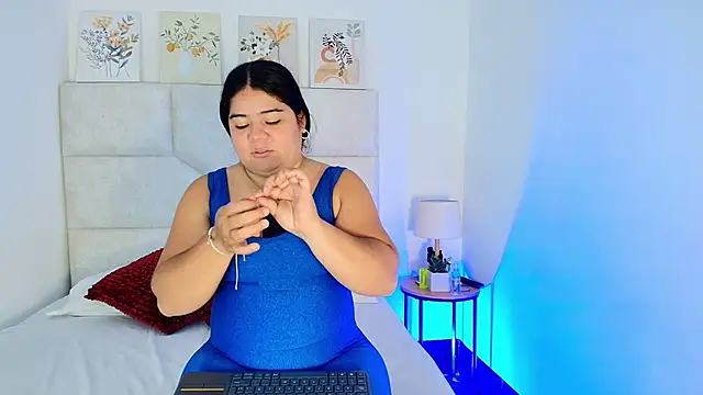 Snapshot of elizawiliamst chatting on May 20, 2026, 2:56 pm elizawiliamst online show from May 20, 2026, 2:56 pm