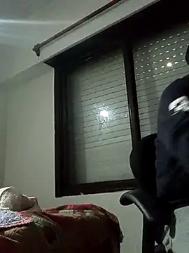 0800cristean online show from September 14, 2025, 2:22 am