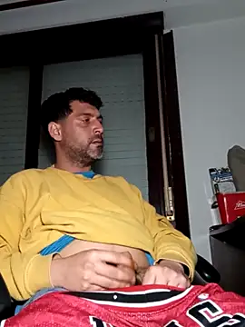 0800cristean online show from September 27, 2025, 2:27 am