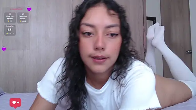 WendySuns  online show from November 13, 2025, 5:01 pm