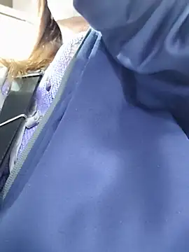 Lovelyanan online show from October 28, 2025, 8:51 am