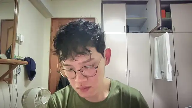 Passionatetwink2 online show from September 11, 2025, 4:34 am