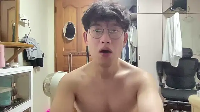 Passionatetwink2 online show from November 29, 2025, 11:13 am