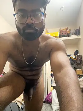 Snapshot of DJLOVE280825 chatting on October 6, 2025, 11:35 pm DJLOVE280825 online show from October 6, 2025, 11:35 pm