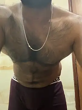 DJLOVE280825 online show from April 3, 2026, 9:46 pm