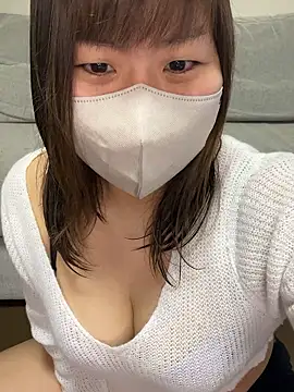 xxx yuna xxx online show from November 9, 2025, 7:45 pm