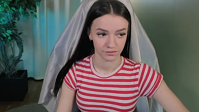 Snapshot of E_l_i_z_e_ chatting on February 11, 2026, 5:34 am E l i z e online show from February 11, 2026, 5:34 am