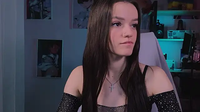 Snapshot of E_l_i_z_e_ chatting on February 19, 2026, 5:14 am E l i z e online show from February 19, 2026, 5:14 am