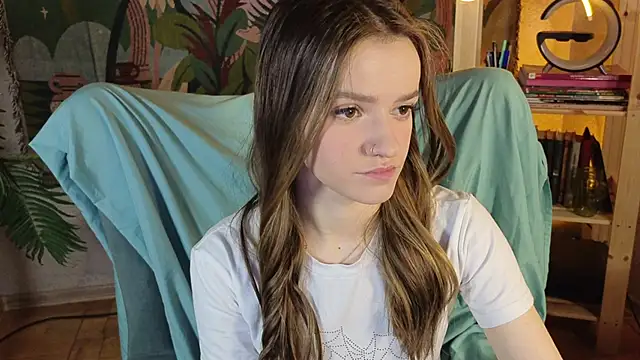 E l i z e  online show from April 8, 2026, 5:40 am