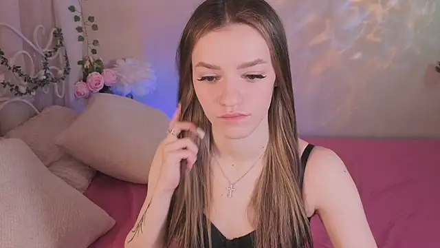 E l i z e  online show from April 18, 2026, 5:11 am