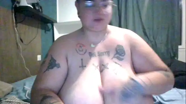 Snapshot of PirateXL chatting on May 15, 2026, 11:23 pm PirateXL online show from May 15, 2026, 11:23 pm