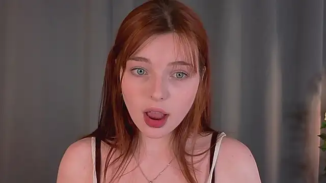 AnnieKim  online show from February 11, 2026, 4:01 pm