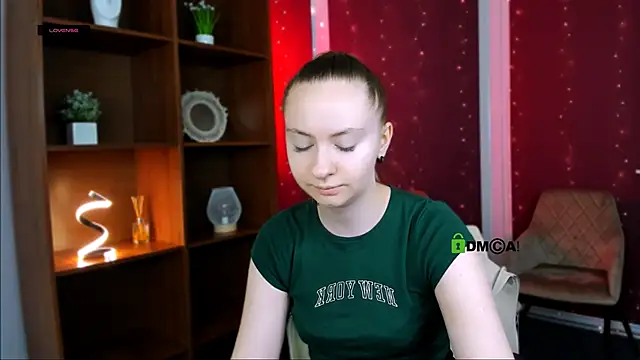 mila glow1 online show from December 2, 2025, 6:19 am