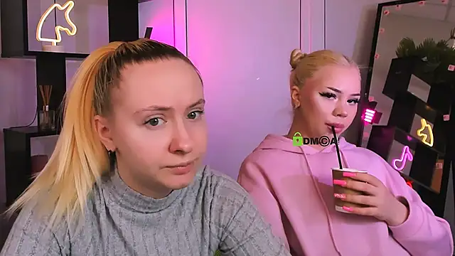 mila glow1 online show from March 3, 2026, 12:44 pm