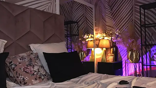 EvaRhea online show from April 8, 2026, 2:55 am