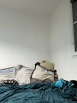 Snapshot of DouceAngela69 chatting on February 7, 2026, 6:33 pm DouceAngela69 online show from February 7, 2026, 6:33 pm