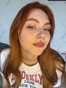 LunaMillie online show from March 10, 2026, 9:58 am