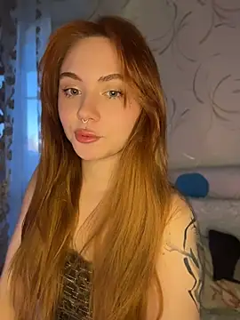 LunaMillie online show from April 14, 2026, 3:40 pm