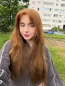 LunaMillie online show from June 1, 2026, 10:28 am