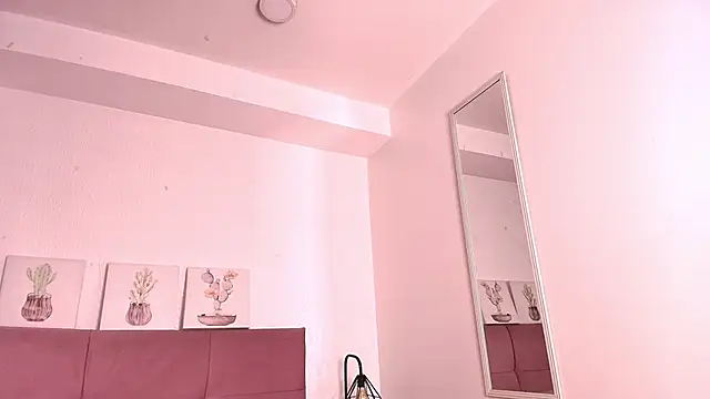 CamiilaGlow online show from September 24, 2025, 5:27 pm