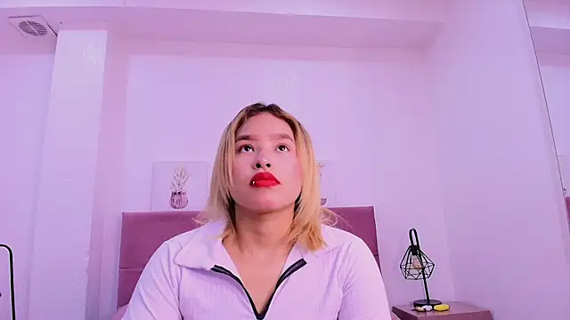 CamiilaGlow online show from October 1, 2025, 4:13 pm
