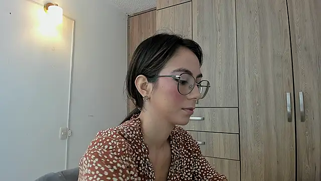 horny adiction online show from September 18, 2025, 1:35 pm