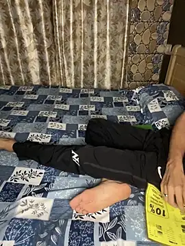 SIZZLER 1100 online show from September 28, 2025, 9:09 pm