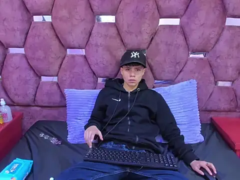 Bruno Cruzz online show from October 14, 2025, 2:34 am