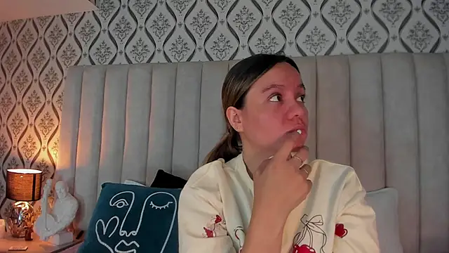 Sky Junne online show from March 30, 2026, 5:25 pm