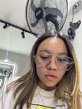 Sky Junne online show from April 13, 2026, 4:56 pm