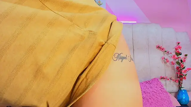 Snapshot of Emma_Carteer chatting on September 13, 2025, 11:37 pm Emma Carteer online show from September 13, 2025, 11:37 pm