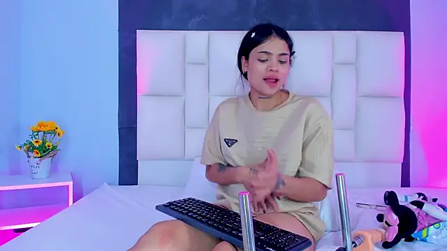 Snapshot of SammyRose_ chatting on November 10, 2025, 7:29 am SammyRose online show from November 10, 2025, 7:29 am