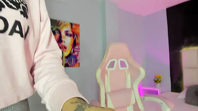 Snapshot of SammyRose_ chatting on November 12, 2025, 7:46 pm SammyRose online show from November 12, 2025, 7:46 pm