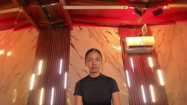 VictoriaDuart online show from March 6, 2026, 8:27 pm