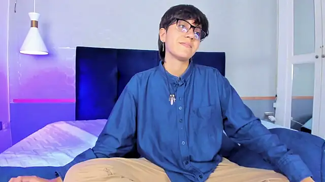 Tsuki Maru online show from October 3, 2025, 7:55 pm