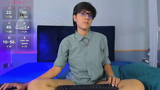 Tsuki Maru online show from October 8, 2025, 8:17 pm