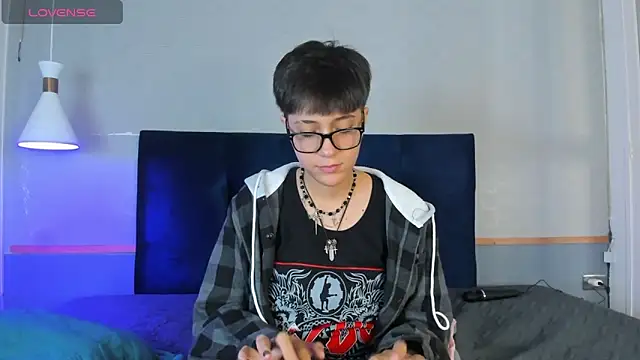 Tsuki Maru online show from November 12, 2025, 9:14 pm