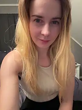 ellieen online show from October 12, 2025, 8:30 pm