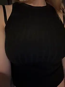 ellieen online show from December 1, 2025, 9:31 pm