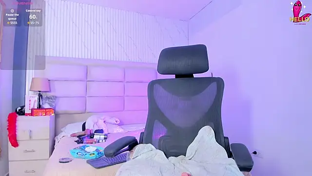 BritanyBrown  online show from April 11, 2026, 5:12 am