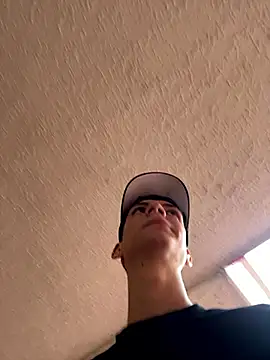 Snapshot of Luck__090 chatting on September 11, 2025, 12:49 pm Luck  090 online show from September 11, 2025, 12:49 pm