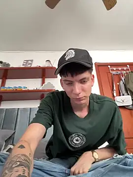 Snapshot of Luck__090 chatting on September 15, 2025, 7:36 pm Luck  090 online show from September 15, 2025, 7:36 pm