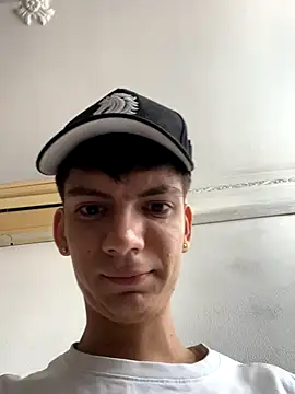 Snapshot of Luck__090 chatting on September 16, 2025, 1:23 pm Luck  090 online show from September 16, 2025, 1:23 pm